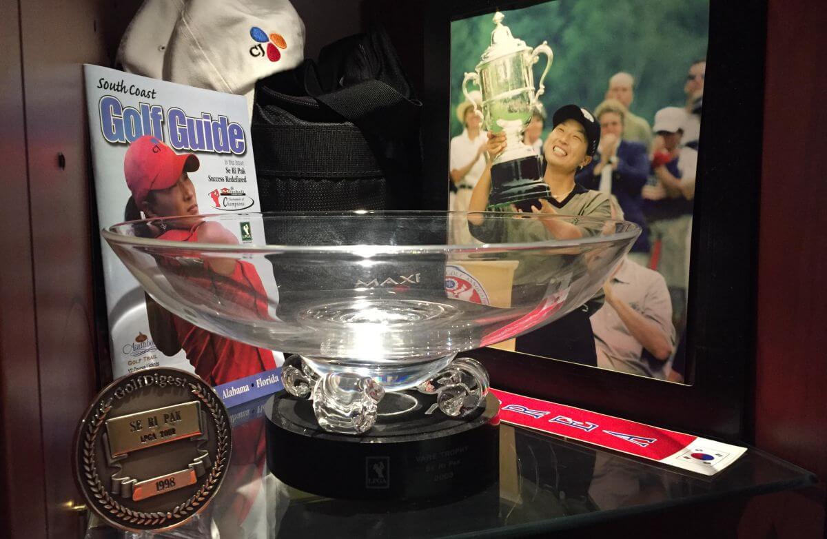Se Ri Pak's World Golf Hall of Fame Museum display. WomensGolf.com