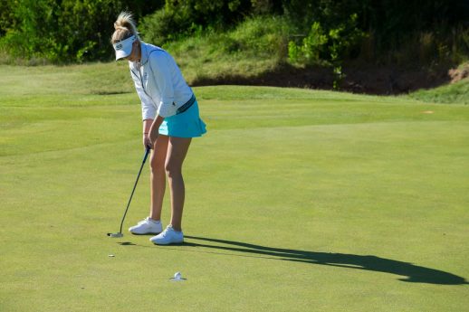 Olivia Cowan LET Womens Golf putting_mini