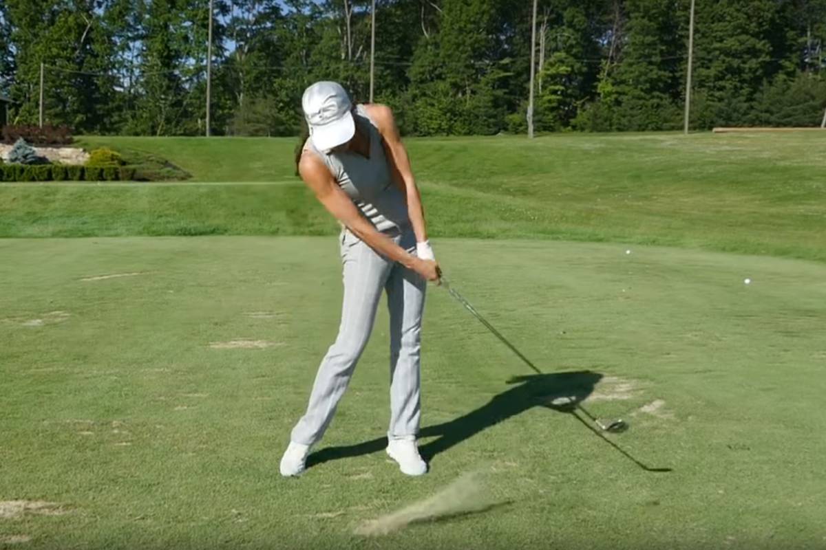 Christina Ricci - Squat and Extend - Womens Golf