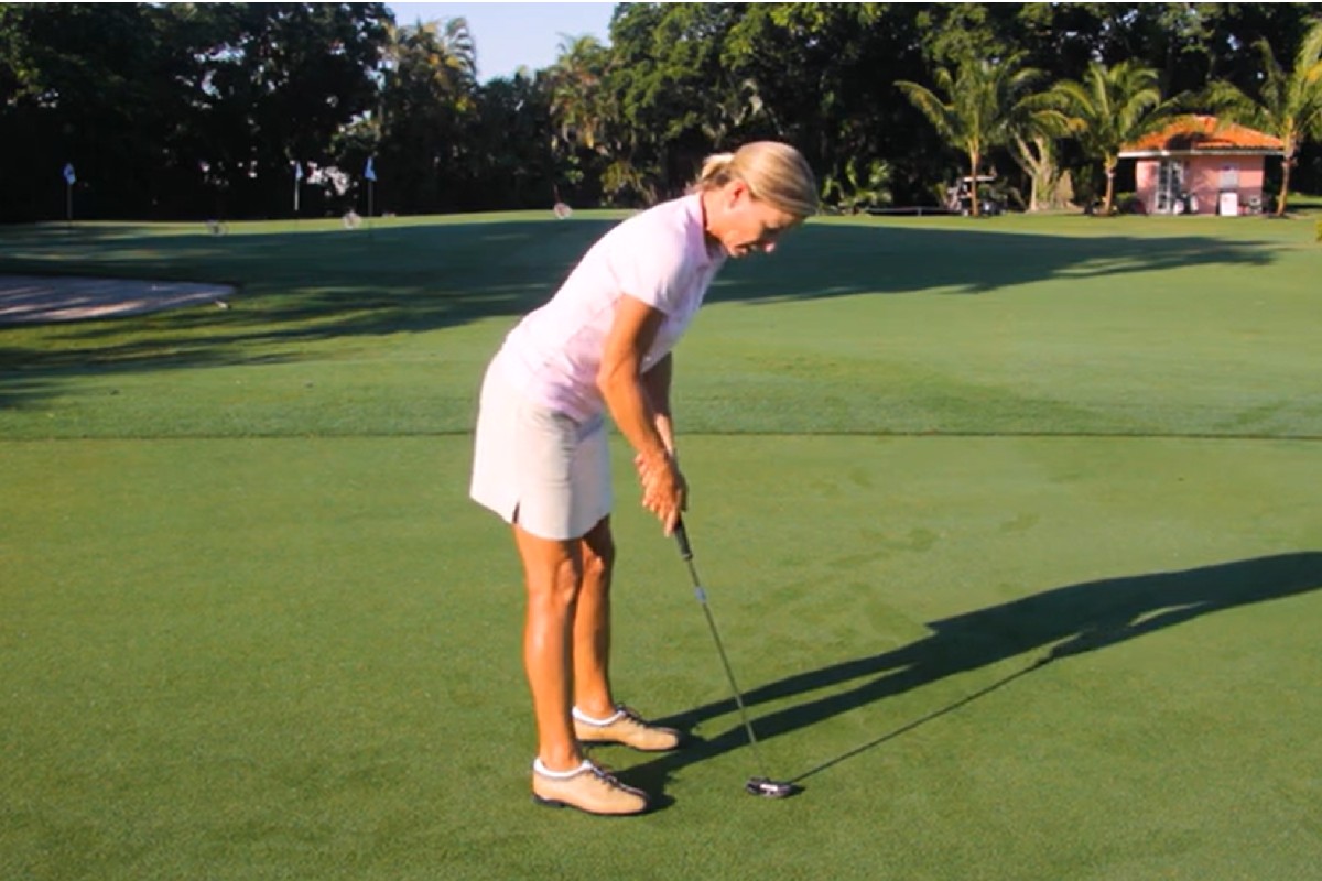 Check That You Have the Perfect Putting Posture - Kellie Stenzel - Womens Golf