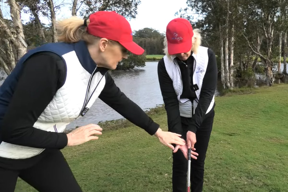 Placing Your Trail Hand on the Grip - ProGolfGals - Womens Golf