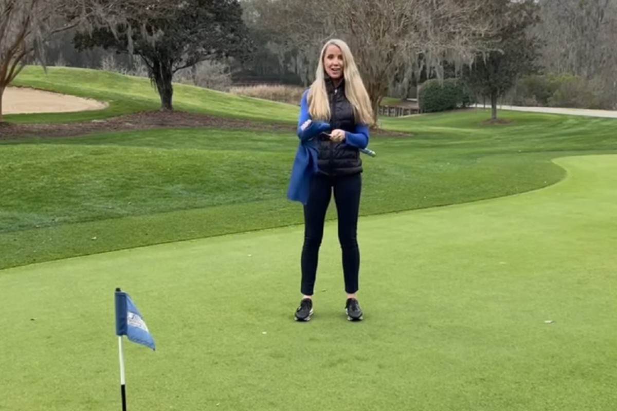 Putting in the Rain - Meredith Kirk - Womens Golf