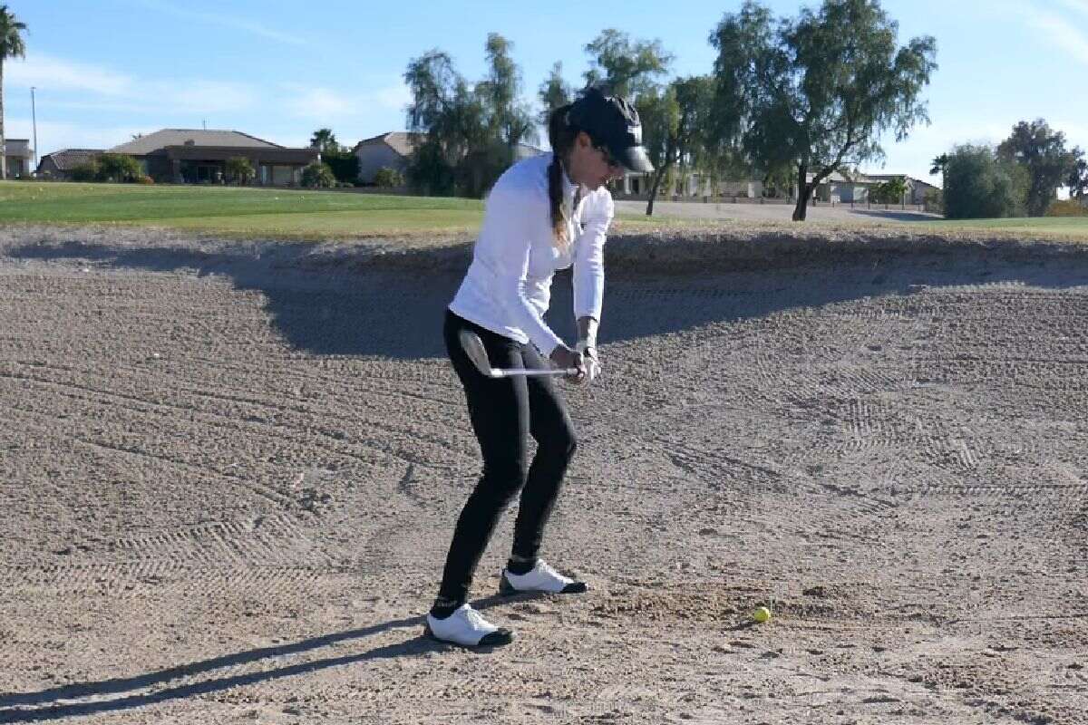 Tee Drill for Better Bunker Shots - Christina Ricci - Womens Golf