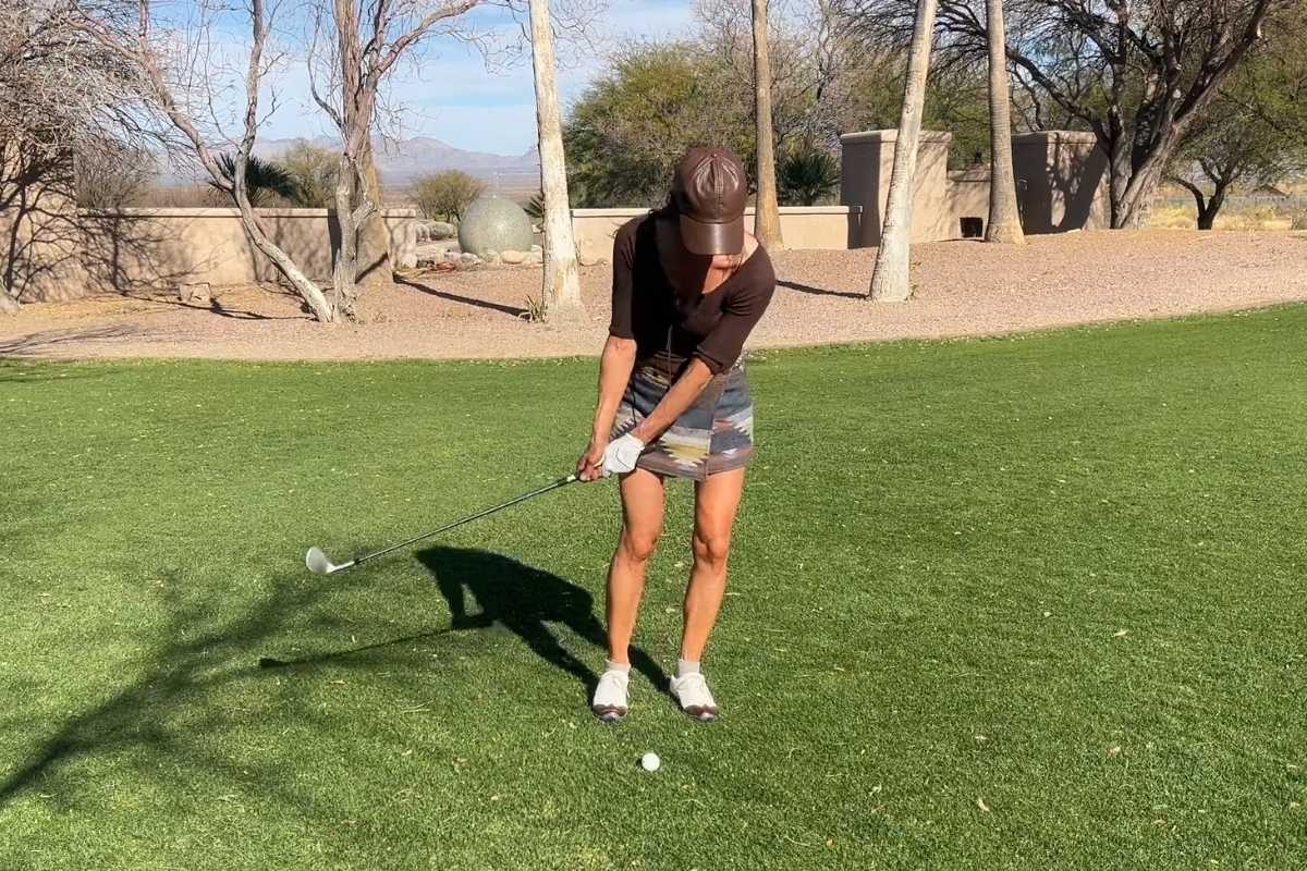 High and Low Chips and Pitches round the Green - Christina Ricci - Womens Golf